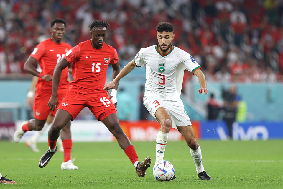 真人娱乐-里程碑夜阿贾克斯内部沟通；NBA常规赛国际比赛日刷纪录；质疑声仍在；更衣室氛围转暖的简单介绍